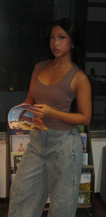 2506080674856139.jpg 低領顯瘦工字背心