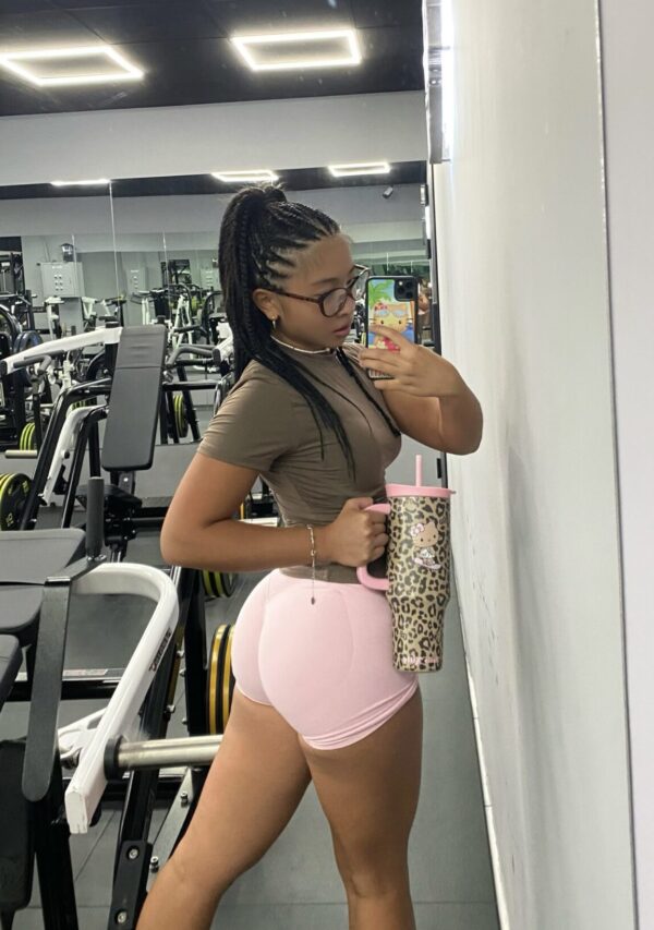 招牌超翹蜜桃三分短褲